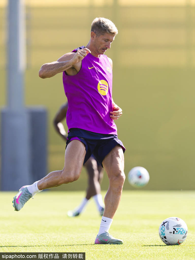 传奇, 巴萨将在新, 者Víct