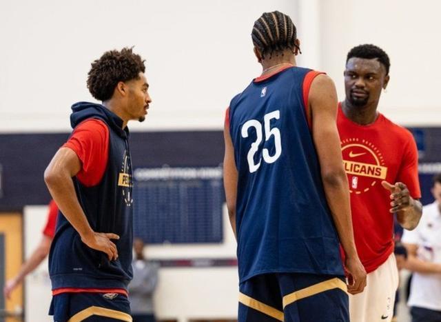 鹈鹕队的首 鹈鹕队的首