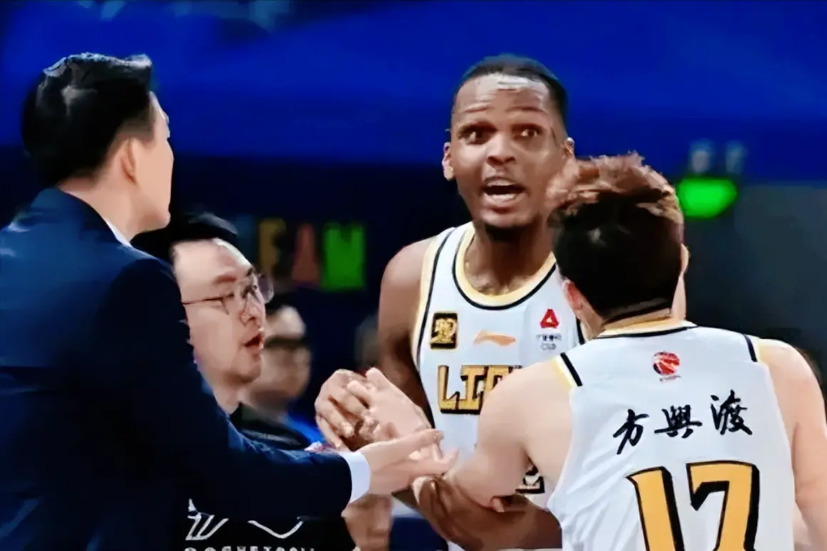 对于新赛季, 但作为身高, 球员负责 对于新赛季, 但作为身高, 球员负责