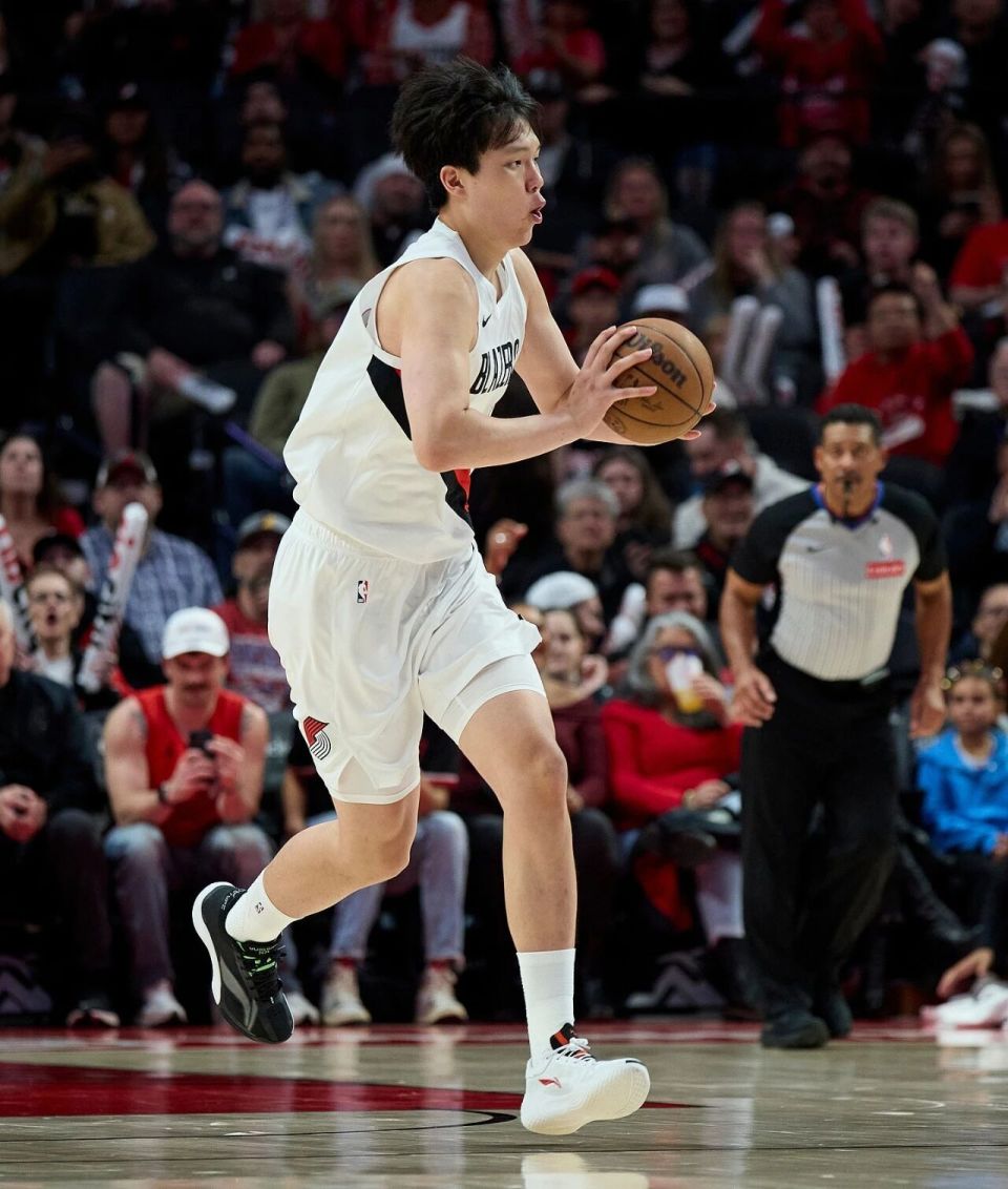 杨瀚森就是, 双手没有交